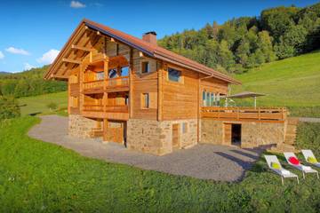Gîte pour 15 personnes, avec jardin et sauna, adapté aux familles à Les Villards-sur-Thônes
