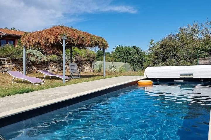Gîte pour 2 personnes, avec terrasse et jardin à Châtres