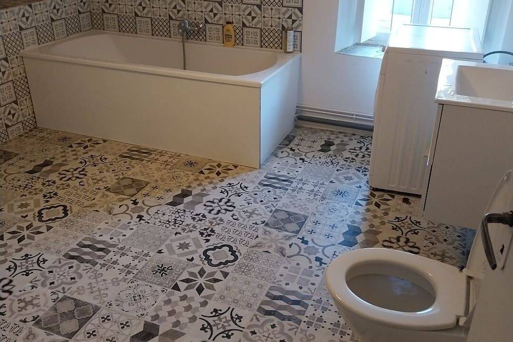 Apartamento entero, 2-bedroom apartment, second floor. in Lavelanet, Ariège