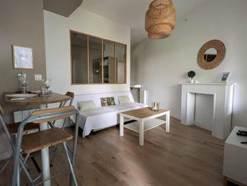 Gîte pour 3 personnes, avec balcon à Saint-Genis-Laval