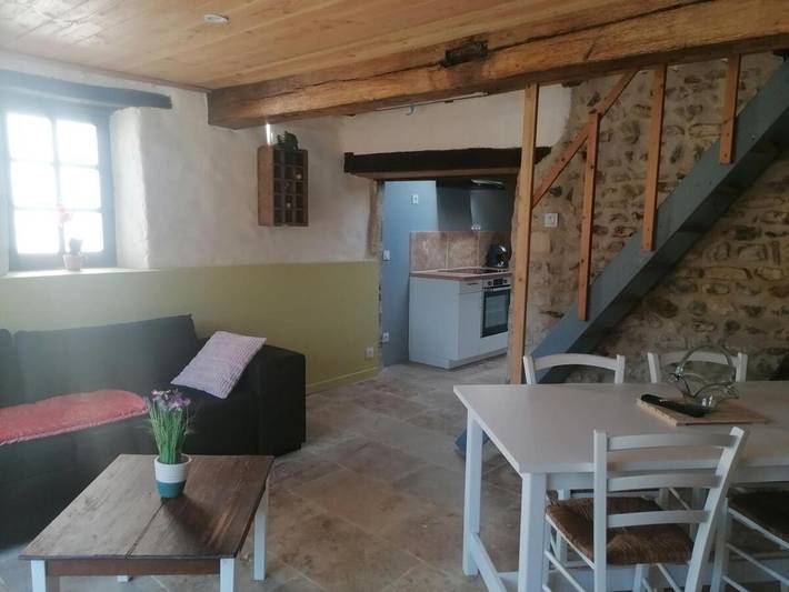Location de vacances pour 6 personnes, avec vue et jardin à Chalandray - 4