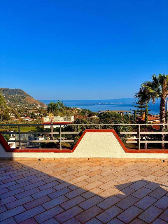 Ferienhaus für 8 Personen, mit Ausblick und Garten in Faro Capo Vaticano - 3