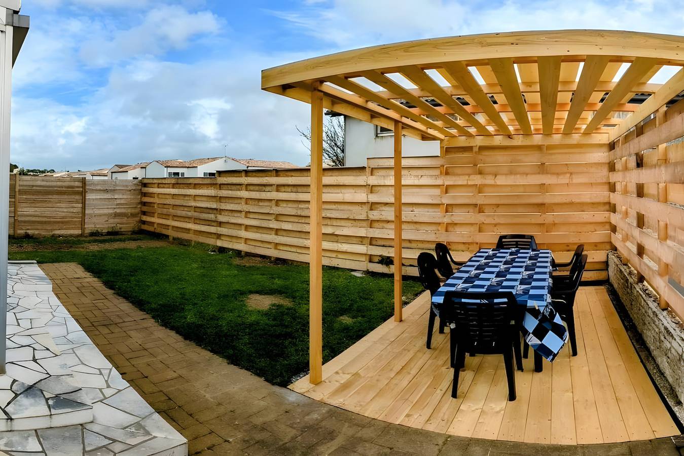 Ferienhaus 'Cottage Chaleureux Proche Ocean' mit privater Terrasse, Wlan und Klimaanlage in Salles-sur-Mer, La Rochelle und Umgebung