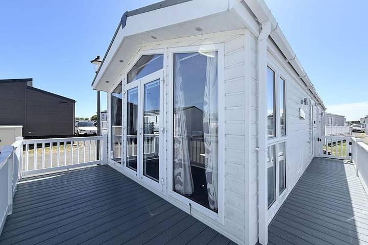 Glamping for 6 people in St Osyth