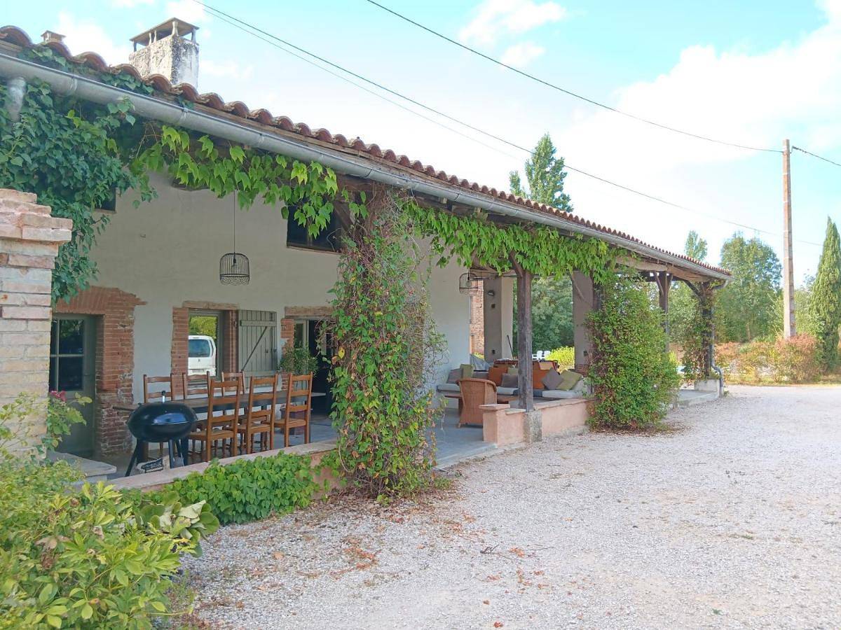 Gite de Coulassy 8 à 10 pers dans parc de 2 hectares in Nègrepelisse, Tarn-et-Garonne
