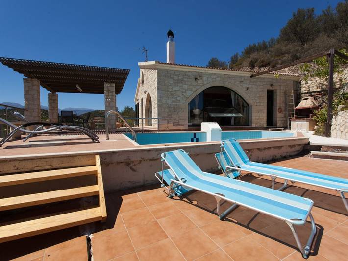 Location de vacances pour 8 personnes, avec piscine et jardin, animaux acceptés dans Stalos - 4