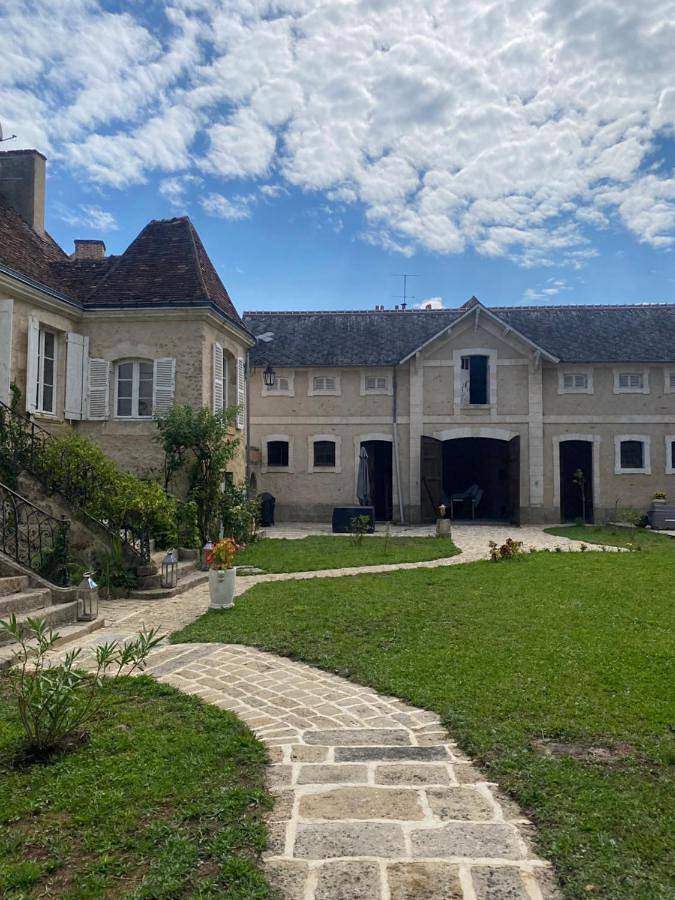 Hôtel pour 2 personnes, avec jardin ainsi que vue et terrasse, animaux acceptés à La Châtre - 4
