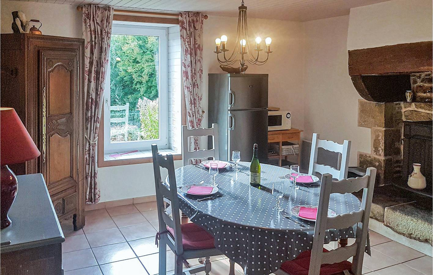 Charmant appartement de 2 chambres à coucher près de Plogastel-Saint-Germain in Plogastel-Saint-Germain, Région de Quimper