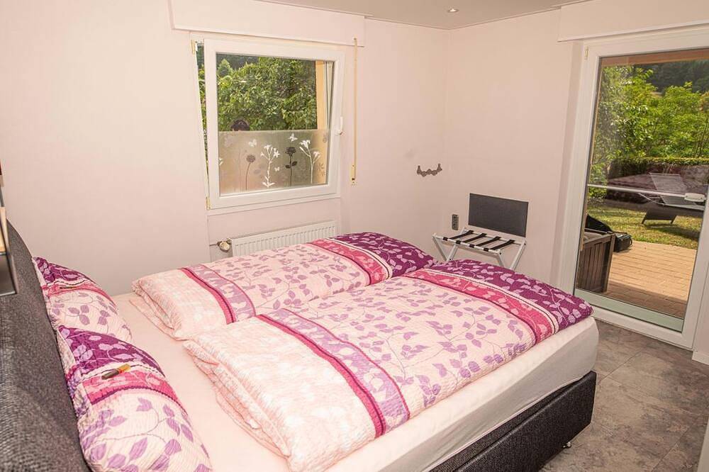 Ganze Wohnung, Ferienwohnung Sandra - Appartement/Fewo, Dusche und Bad, Wc, ruhig in Nothweiler, Landkreis Südwestpfalz