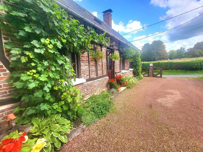 Location de vacances pour 4 personnes, avec Terrasse ainsi que Jardin et Vue sur le lac à Parfondeval