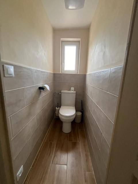 Location de vacances pour 6 personnes, avec vue ainsi que jardin et vue sur le lac dans Dommartin-lès-Cuiseaux - 4