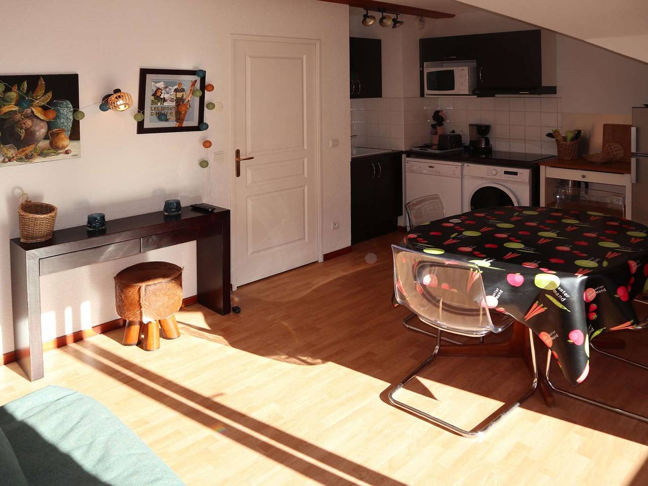 Entire apartment, Luxurious Ski-In/Ski-Out Apartment with Pool, Sauna, Hamam & Balcony View - Sleeps 4 in Les Orres, Écrins National Park