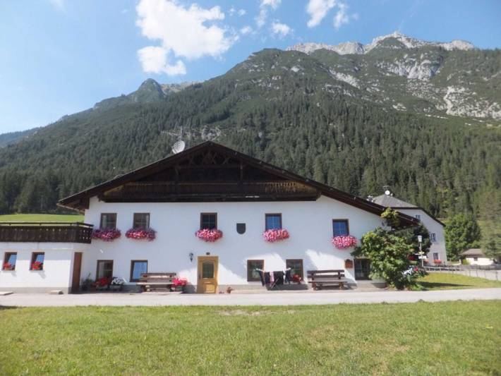 Bauernhaus für 4 Personen, mit Terrasse und Garten in Leutasch