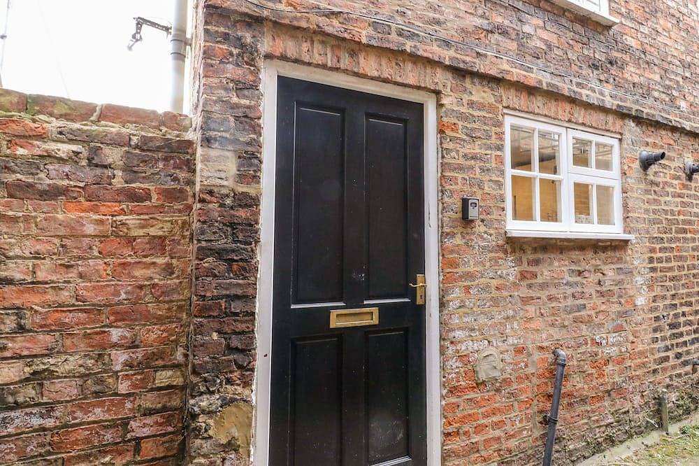 Ickle Pickle Cottage, pet friendly in Thirsk in Thirsk, North Yorkshire