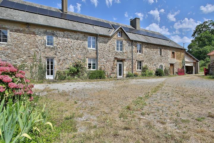 Chambre d’hôte pour 2 personnes, avec Jardin à Saint-Martin-d'Aubigny