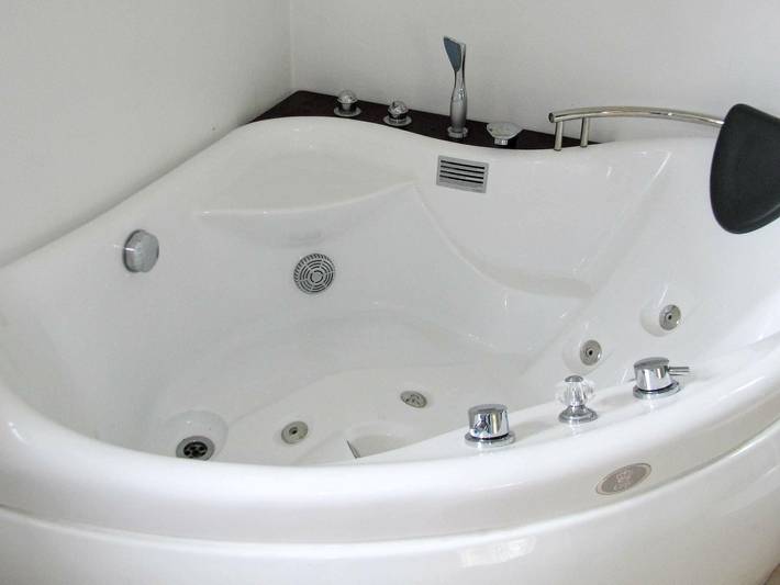 Ferienhaus für 6 Personen, mit Terrasse und Whirlpool, kinderfreundlich in Hou