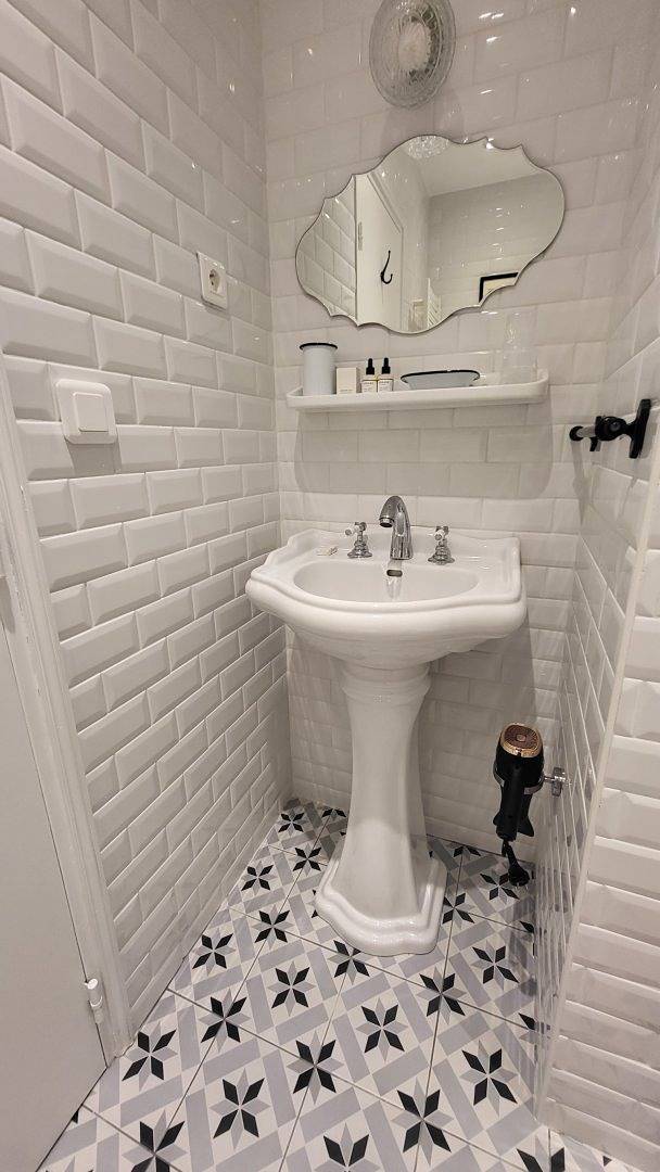 Chez Pépé Merle - B&B Paris 11ème - Chambre Ménilmontant in Paris, Île de France