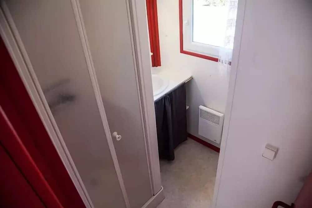 Chalet Confort 20 m² (1 chambre) 2 personnes in Naucelle, Aveyron