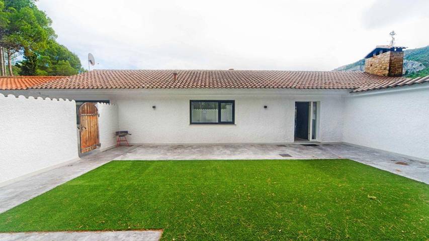 Casa rural para 15 personas, con Balcón y Terraza además de Jardín y Piscina en Castell de Castells - 3