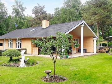 Ferienhaus für 4 Personen, mit Whirlpool und Garten sowie Terrasse in Himmerland