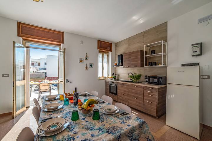 Gîte pour 6 personnes, avec Balcon à Ugento - 4