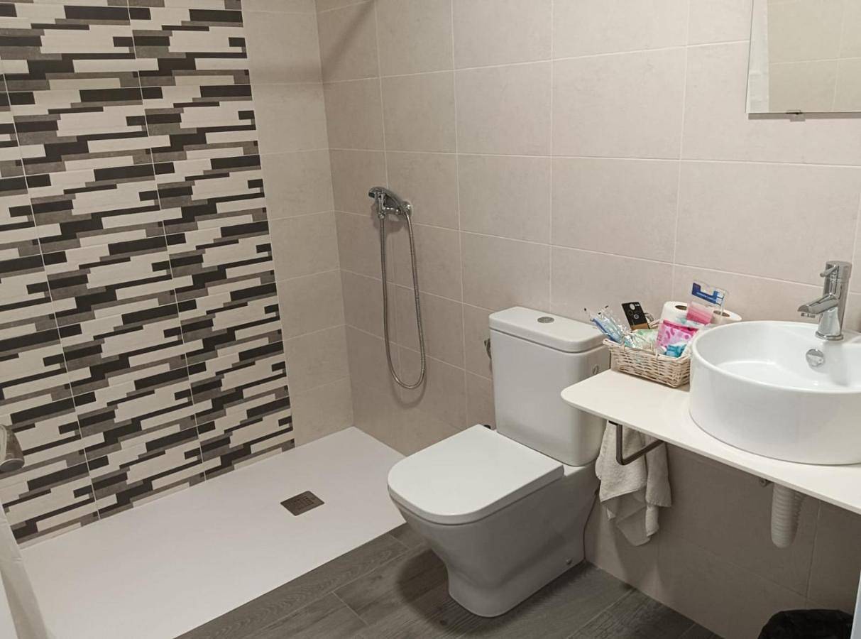 Double Room with Shared Bathroom in Rincón de Soto, Comarca Rioja Baja