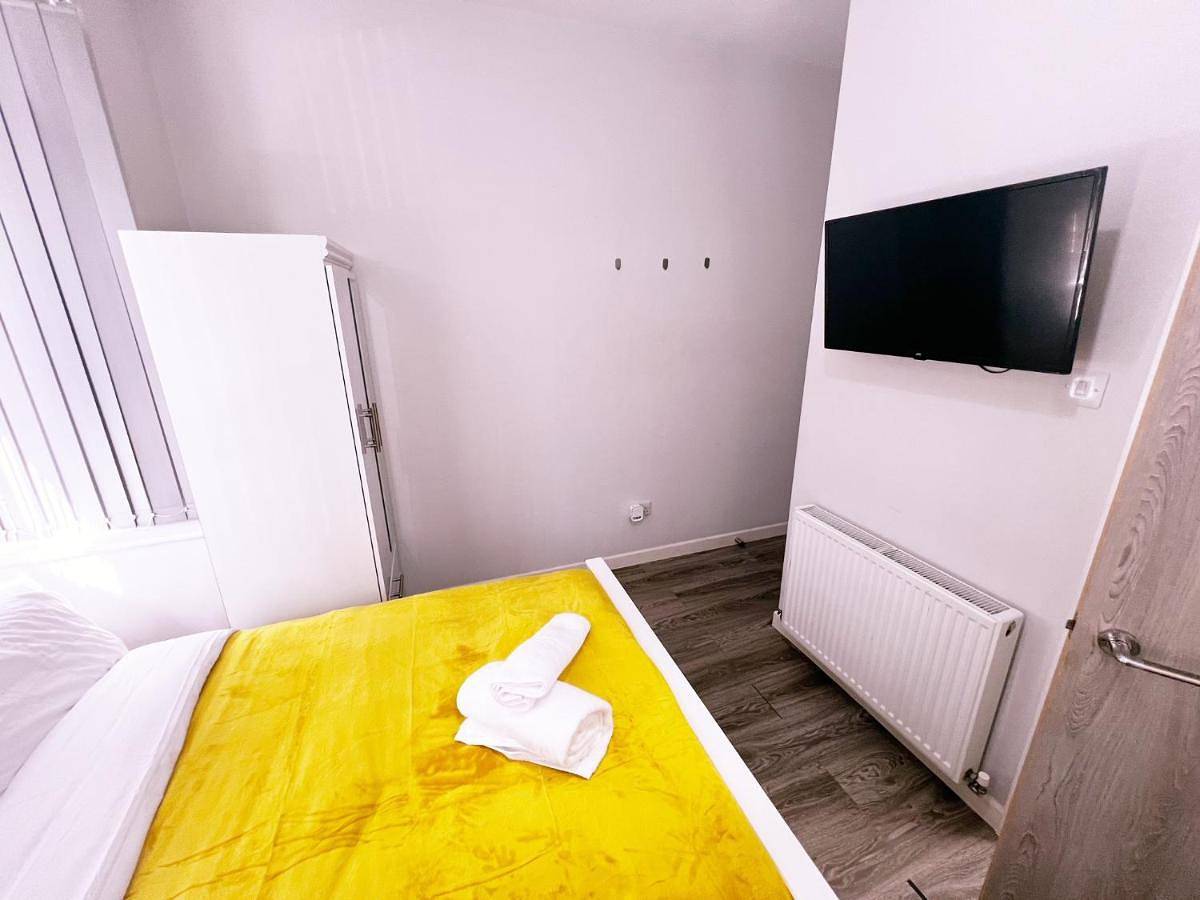 Double Room with Private Bathroom in Coventry, Birmingham Area