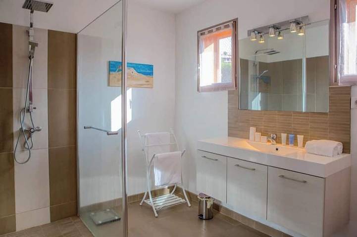 Location de vacances pour 10 personnes, avec balcon et jardin dans Plage d'Abartello - 4