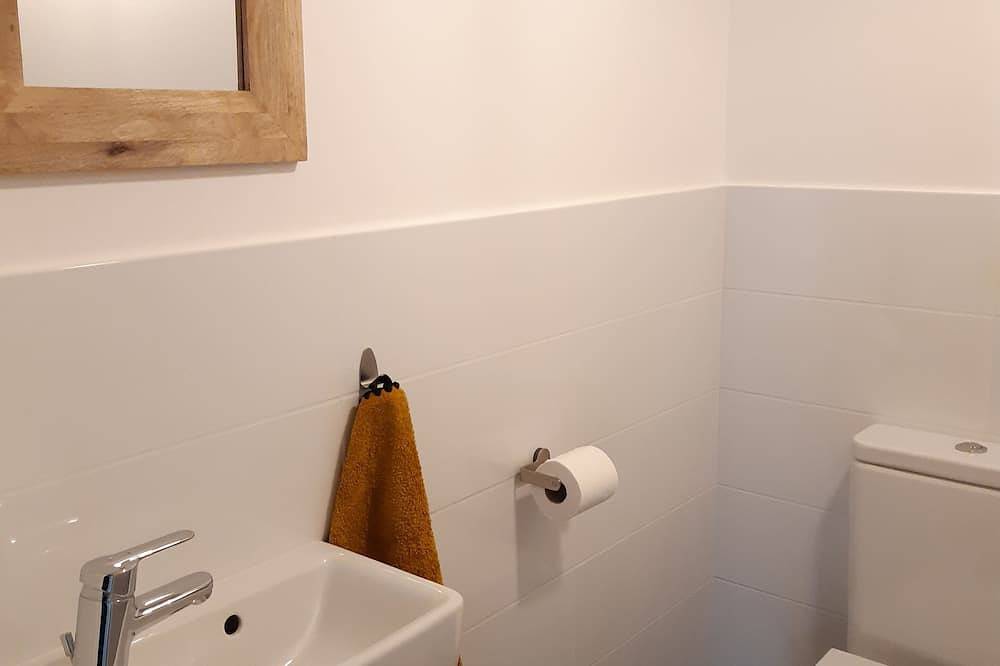 Appartement entier, Aiguèze, Gite N°3 climatisé avec piscine in Aiguèze, Région de Nîmes