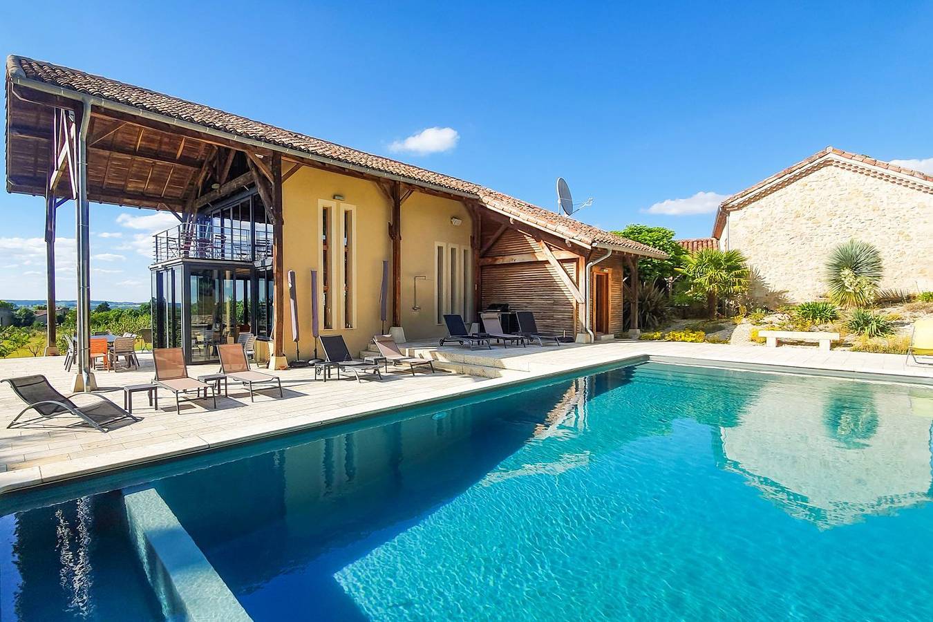 Villa pour 12 personnes avec piscine in Larressingle, Gers