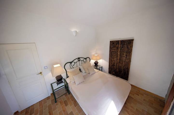 Location de vacances pour 12 personnes, avec jardin dans Office de Tourisme Porto Vecchio Sud Corse - 3