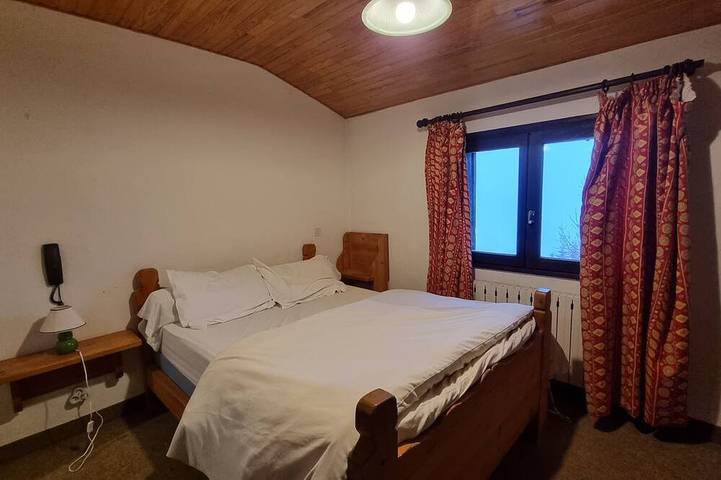 Grand Chalet avec jardin à Molines-en-Queyras, 19 couchages, entièrement équipé. in Molines-en-Queyras, Queyras