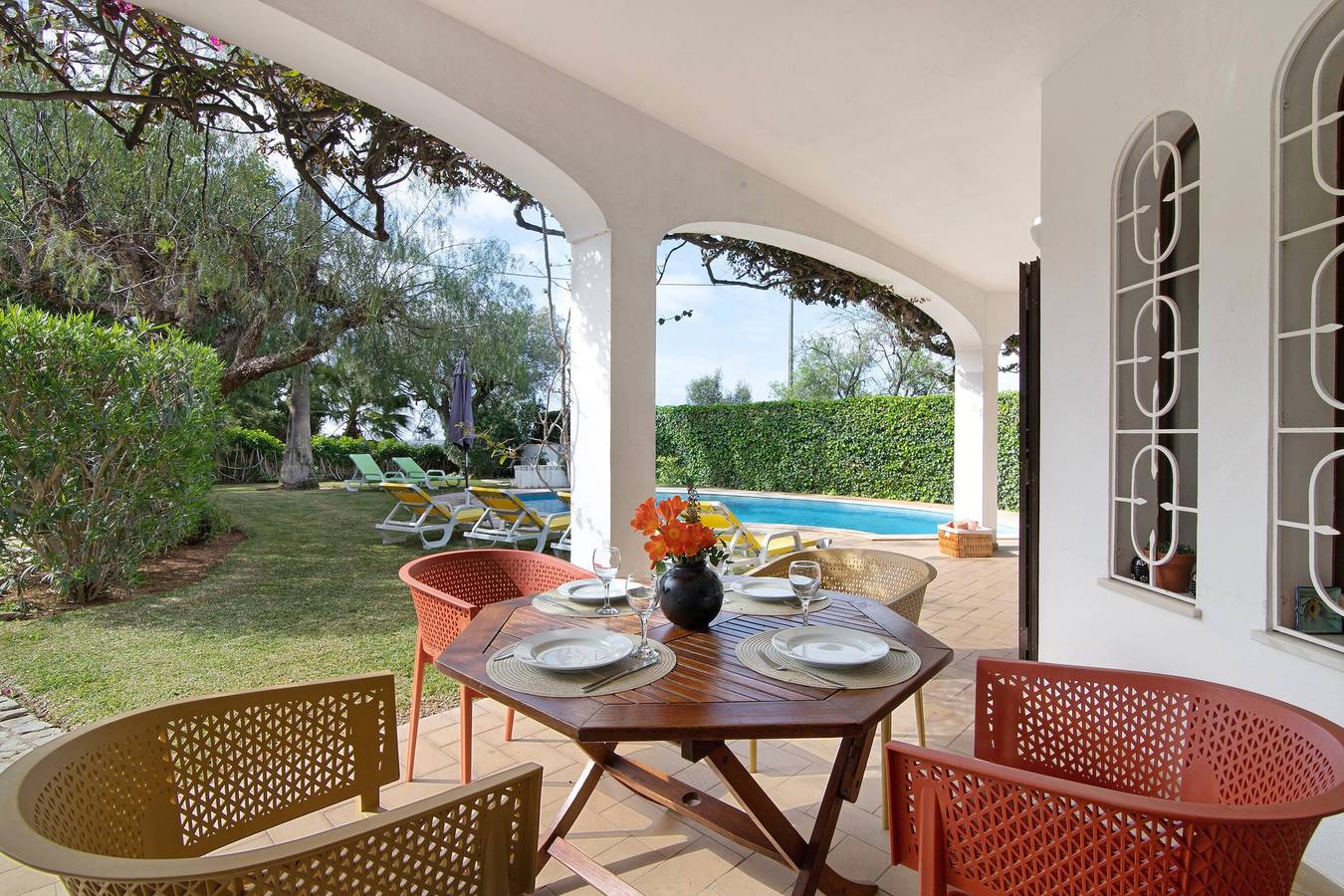 Villa 'Casa Da Oliveira' with Private Pool, Wi-Fi and Air Conditioning in Loulé (São Clemente), Faro District