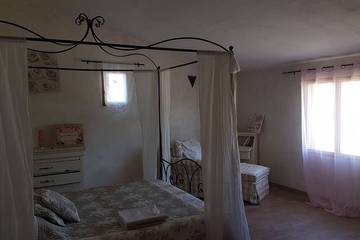 Cottage pour 8 personnes, avec jardin et terrasse, animaux acceptés à Puyvert