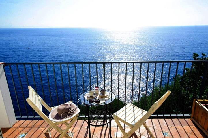 B&b per 3 persone, con Terrazza e Piscina a Praiano