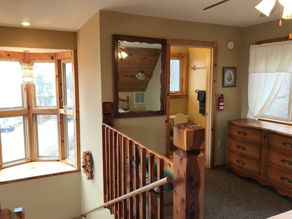 Unglaublich Fluss Szenen aus dem Plüsch und komfortable Loft Schlafzimmer in Perry County (IN)