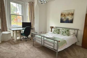 Apartment for 8 People in Bedford, Bedfordshire, Photo 4