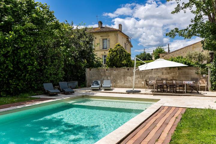 Entire studio, Le Studio – Château Le Noble: A Peaceful Retreat in the Heart of the Vineyards in Saint-Germain-du-Puch, Libourne region