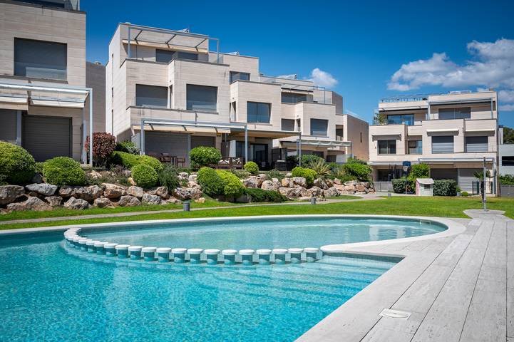 Casa rural para 8 personas, con piscina y vistas además de terraza y jardín en Torredembarra - 2