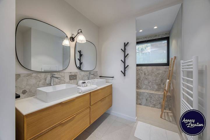 Villa pour 8 personnes, avec jardin et balcon à Veyrier-du-Lac - 3