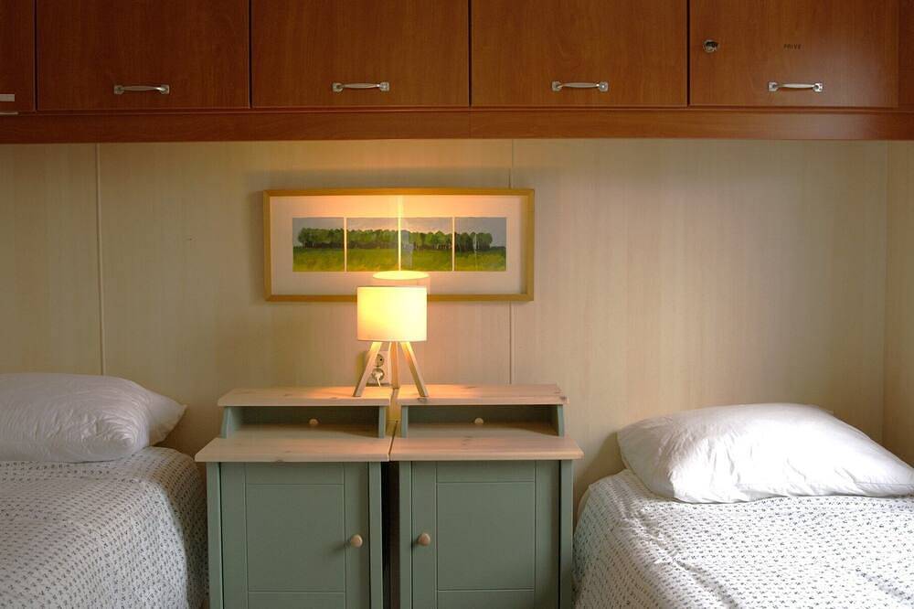 De Goede Ree 13 comfortabel chalet nabij de Noordzee in Goedereede, Goeree-Overflakkee