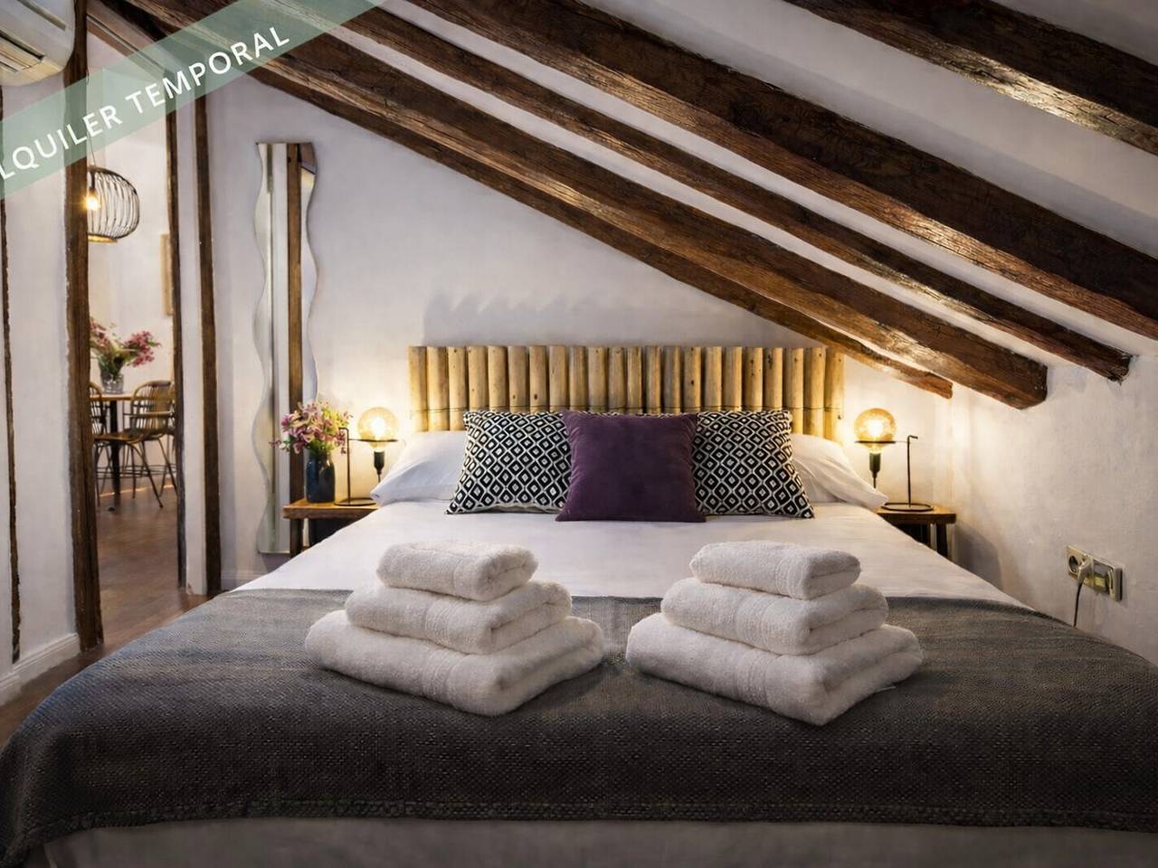 Entire apartment, Central Apartment with Wifi and Air Conditioning for 5 Pers. in Centro (Madrid), Madrid