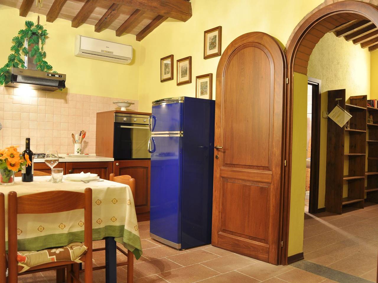 Pfirsichhaus mit Schwimmbad, Jacuzzi und privatem Garten in Castagneto Carducci, Côte des Étrusques