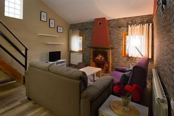 Gîte pour 7 personnes, avec Jardin et Piscine à Tudela