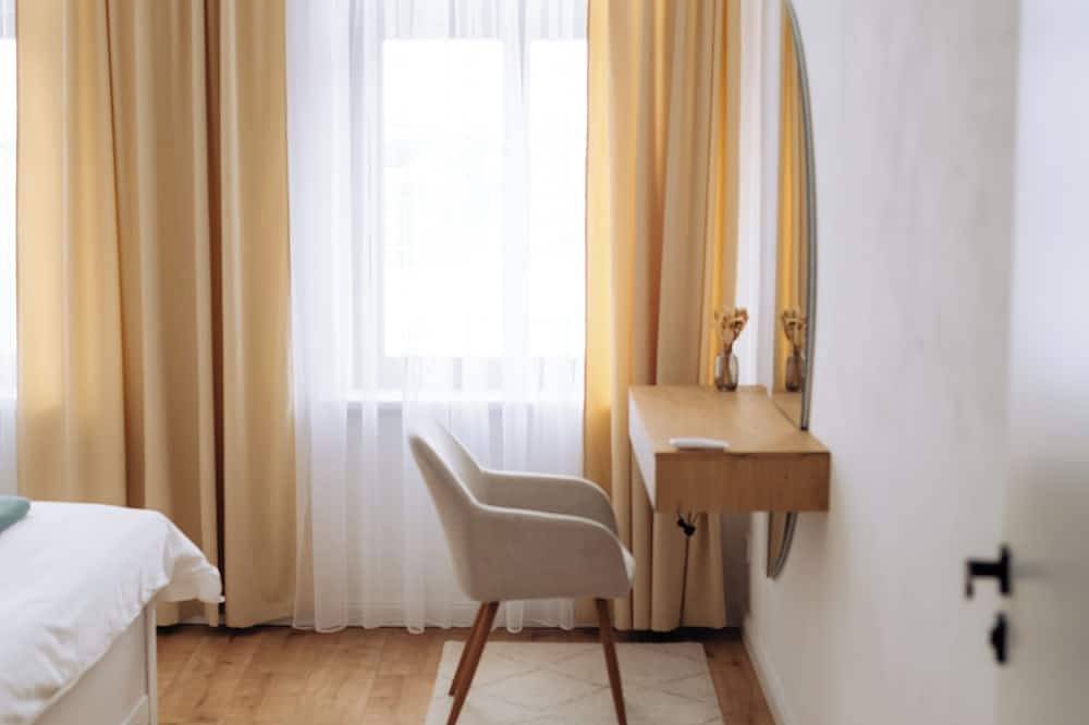 Ganze Wohnung, Moderne Ferienwohnung We4 mit Balkon, Terrasse und kostenlosem Parkplatz in Reichenbach, Chemnitz und Umgebung