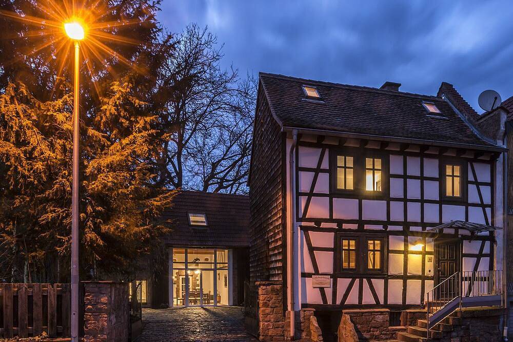 Einzigartiges Fachwerkhaus aus 1801 mit Charme und großem Garten. in Breuberg, Main-Odenwald