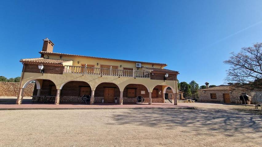 Casa de vacaciones para 25 personas, con Balcón y Terraza además de Jardín y Vistas en Manchuela Conquense - 4