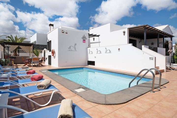 Holiday home for 8 people, with Balcony and Hot tub as well as Garden in Puerto del Carmen