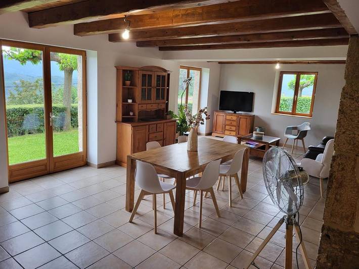 Location de vacances pour 5 personnes, avec vue et jardin, animaux acceptés à Chirols - 3