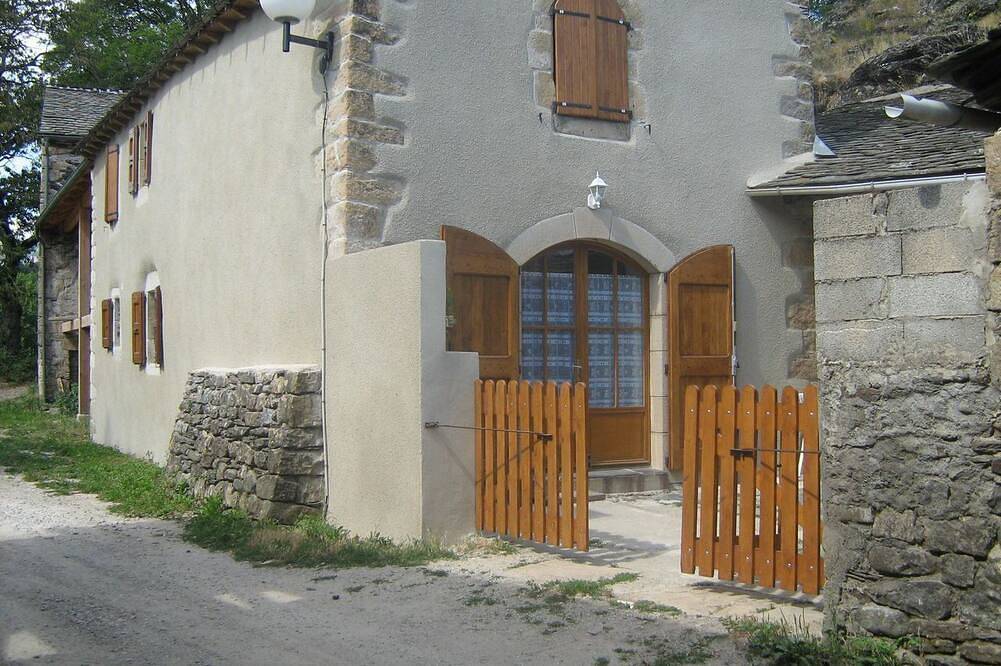 Gite lou Puech Meublé Tourisme Dans le Parc National des Cévennes in Rousses, Cévennes